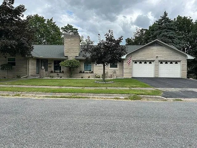 $315,000 | 520 Yale Avenue, Alma, MI 48801