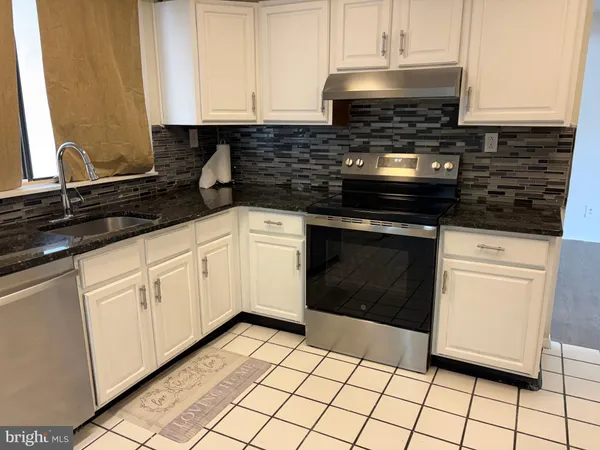 $2,400 | 85 Arbor Meadow Drive, Sicklerville, NJ 08081