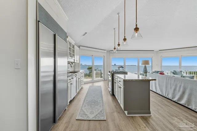 $1,890,000 | 1119 Soundview Trail, Gulf Breeze, FL 32561