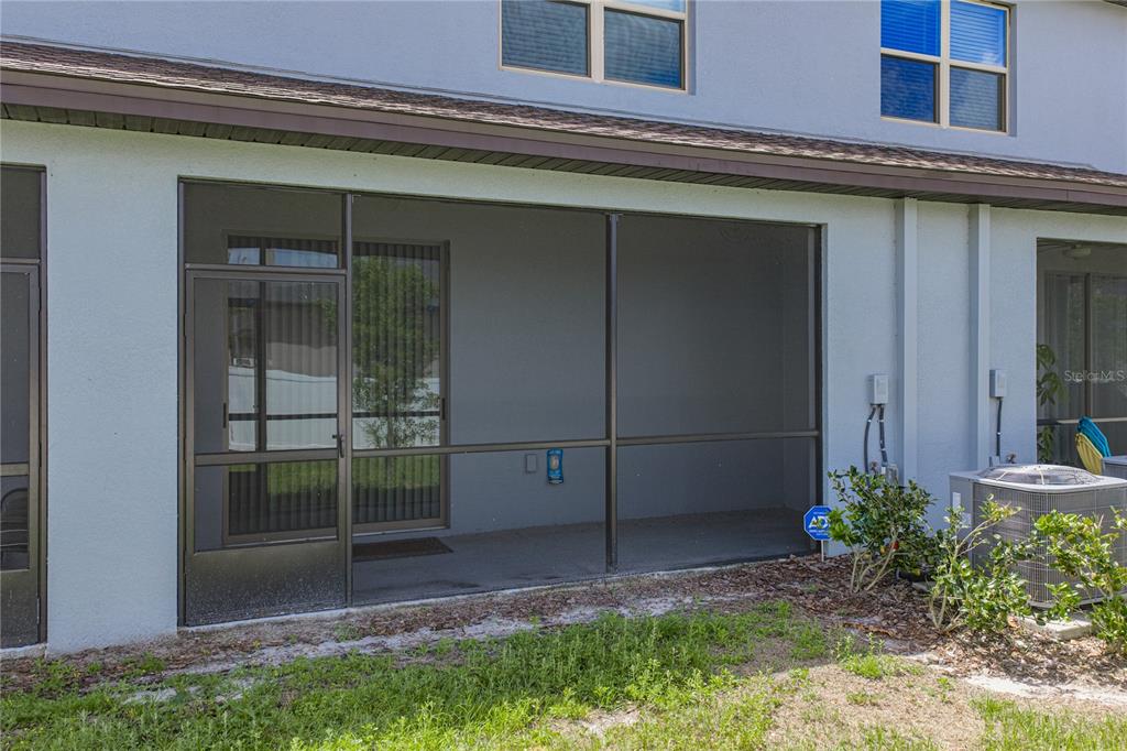 30688 Veridian Way Wesley Chapel, FL 33543 - Photo 46 of 55 a backyard of a house