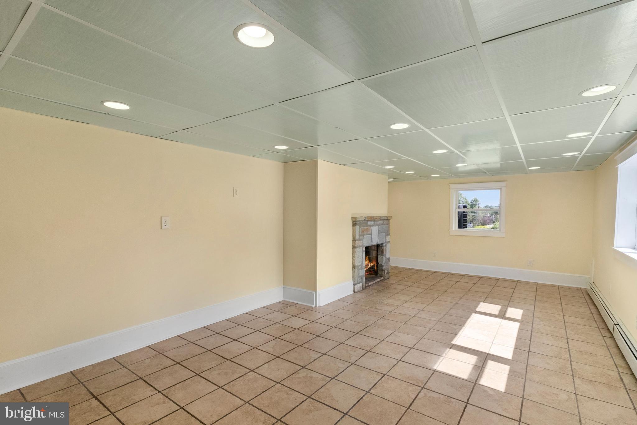 527 Buck Road Holland, PA 18966 - Photo 21 of 37 Family Room