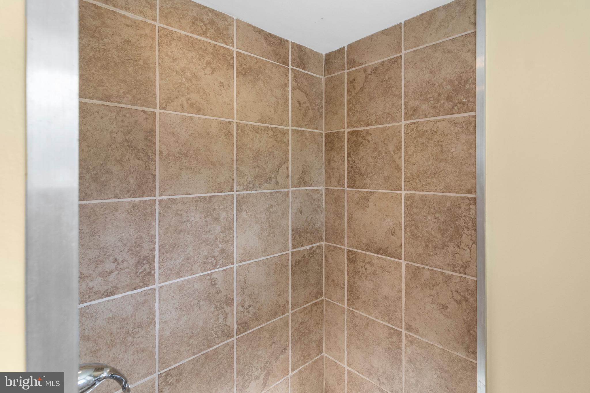 527 Buck Road Holland, PA 18966 - Photo 32 of 37 Bathroom #3