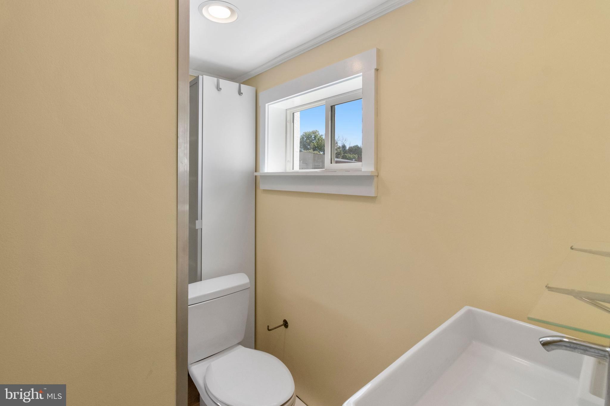 527 Buck Road Holland, PA 18966 - Photo 34 of 37 Bathroom #3