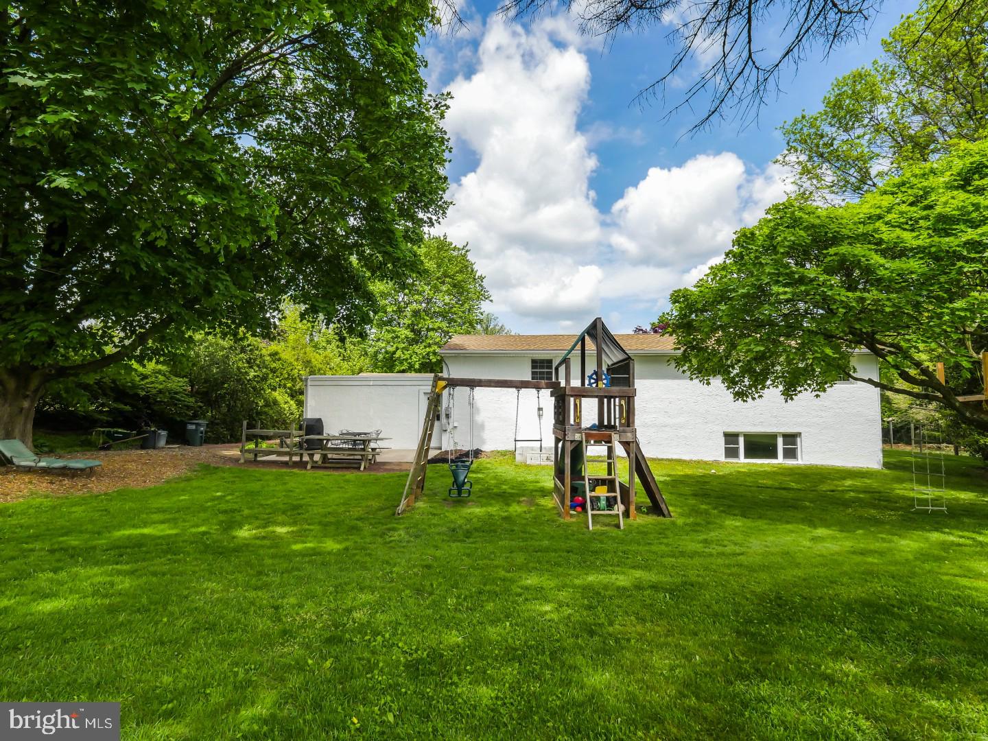 527 Buck Road Holland, PA 18966 - Photo 5 of 37 Gallery Image 5