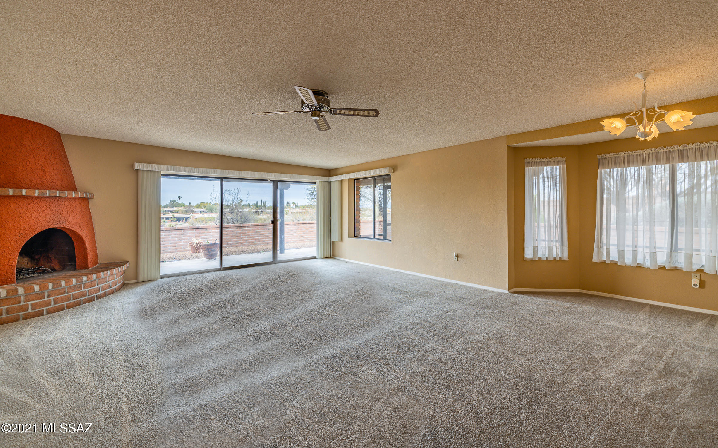 1750 West Camino Urbano Green Valley, AZ 85622 - Photo 6 of 34