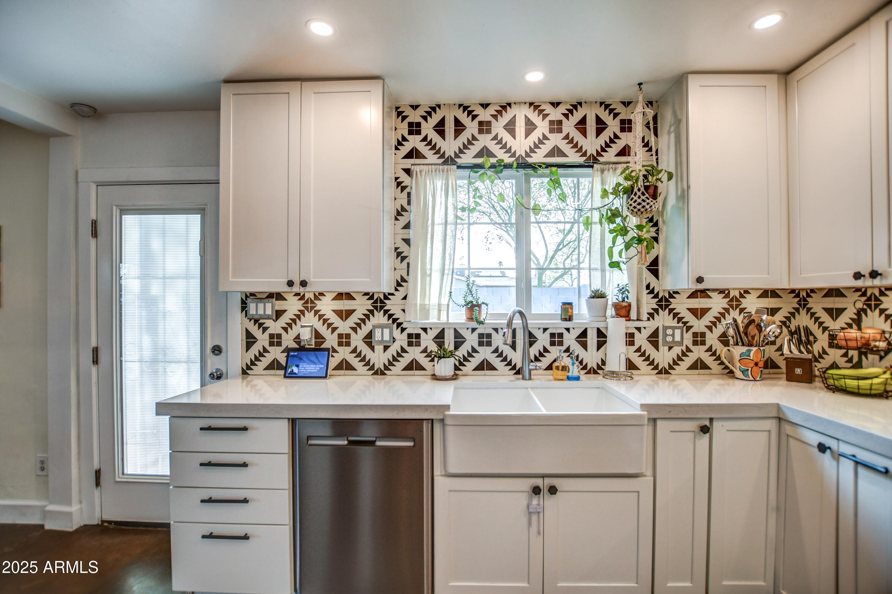 1402 East Granada Road Phoenix, AZ 85006 - Photo 12 of 42 Kitchen 5