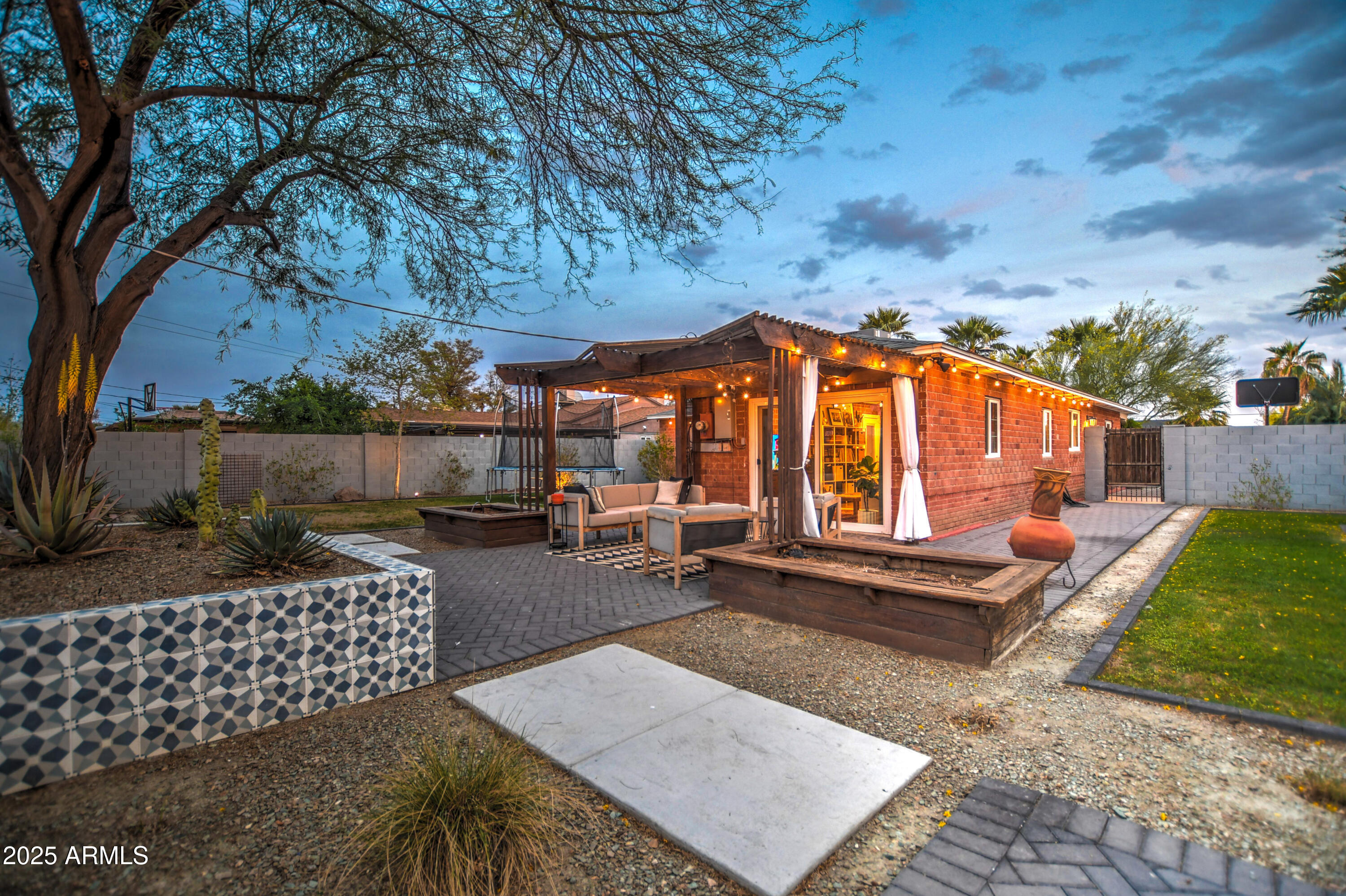 1402 East Granada Road Phoenix, AZ 85006 - Photo 31 of 42 Twilight 49