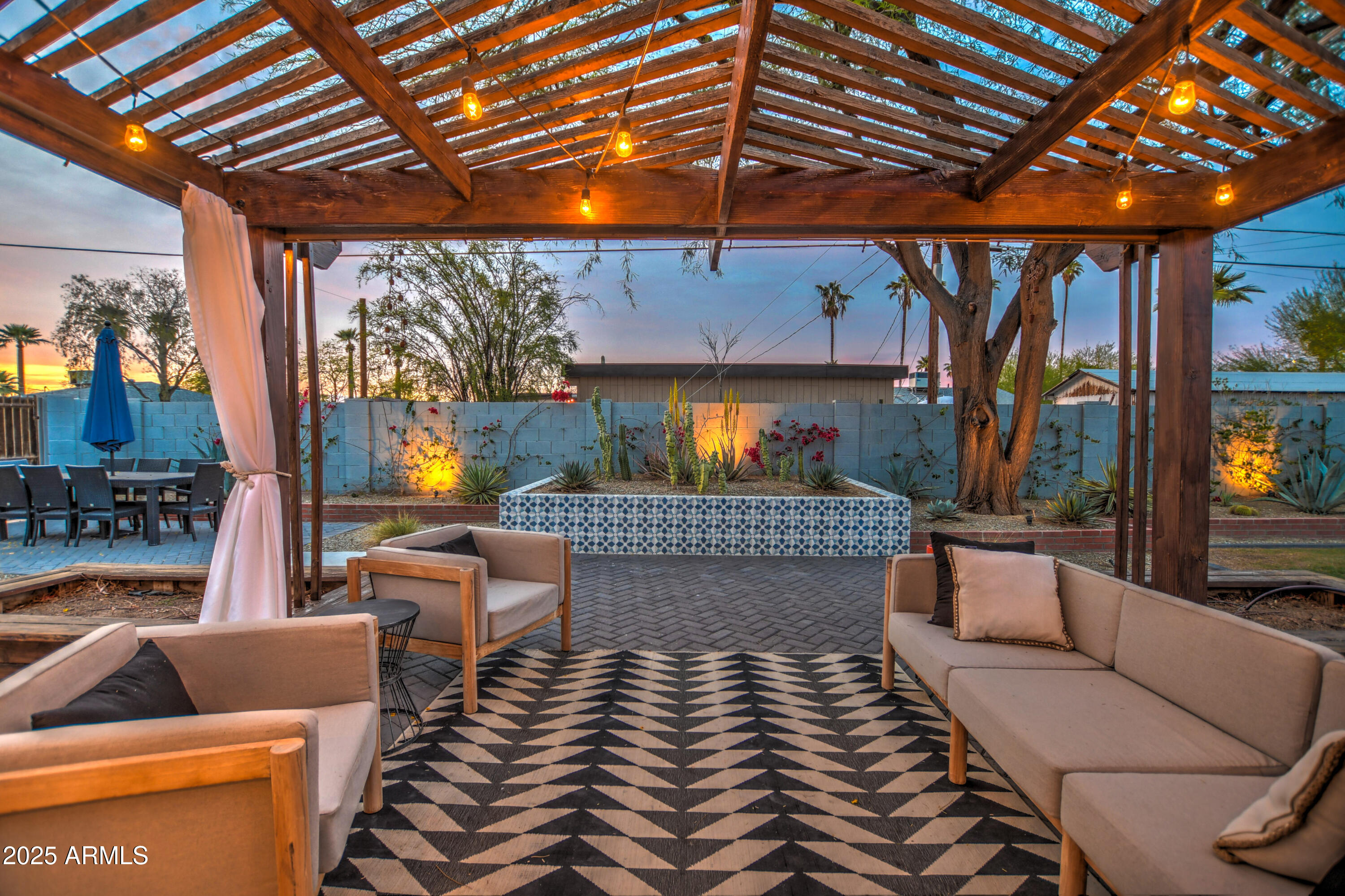 1402 East Granada Road Phoenix, AZ 85006 - Photo 32 of 42 Twilight 50
