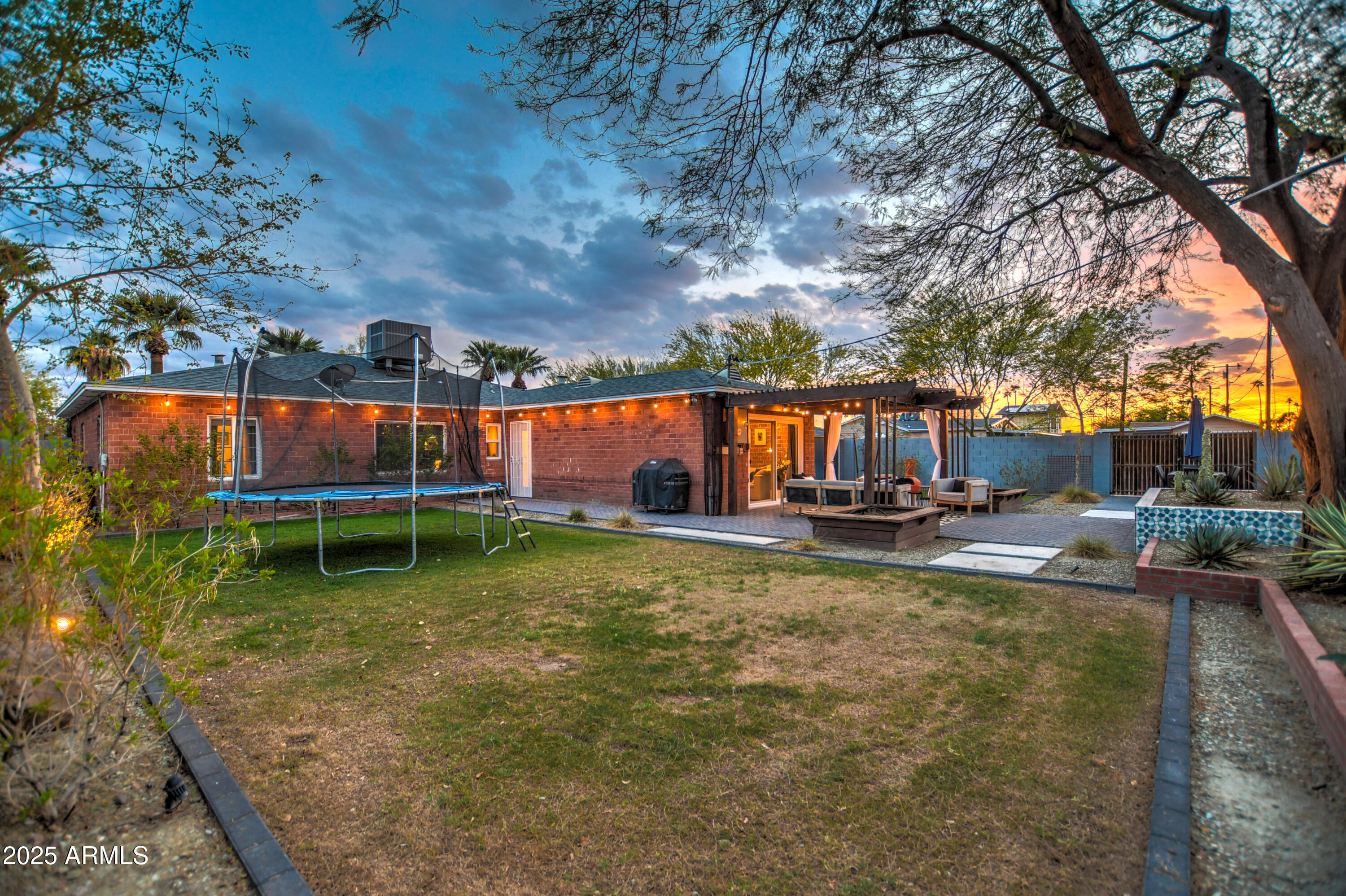1402 East Granada Road Phoenix, AZ 85006 - Photo 34 of 42 Twilight 52