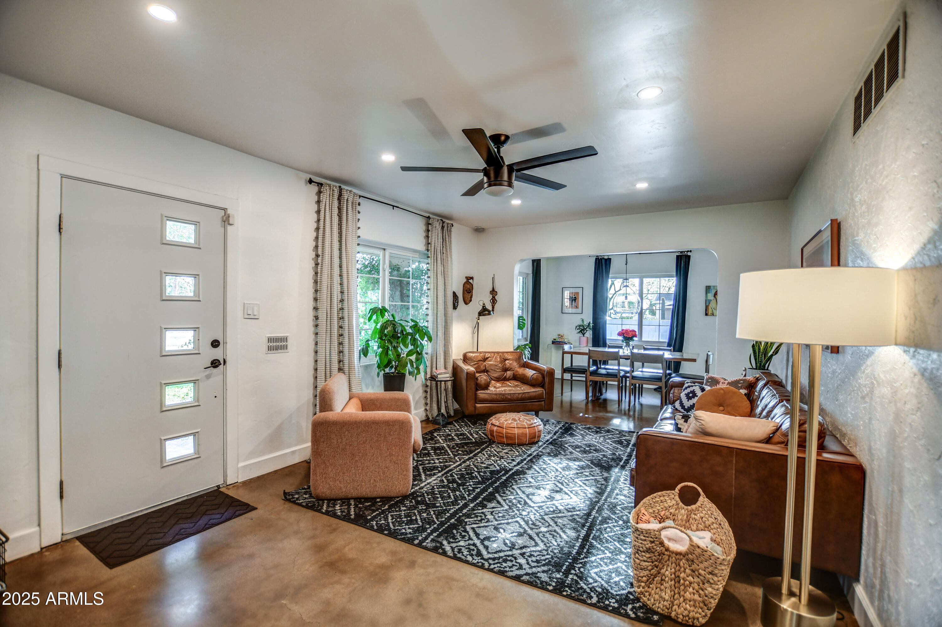 1402 East Granada Road Phoenix, AZ 85006 - Photo 6 of 42 Living 3