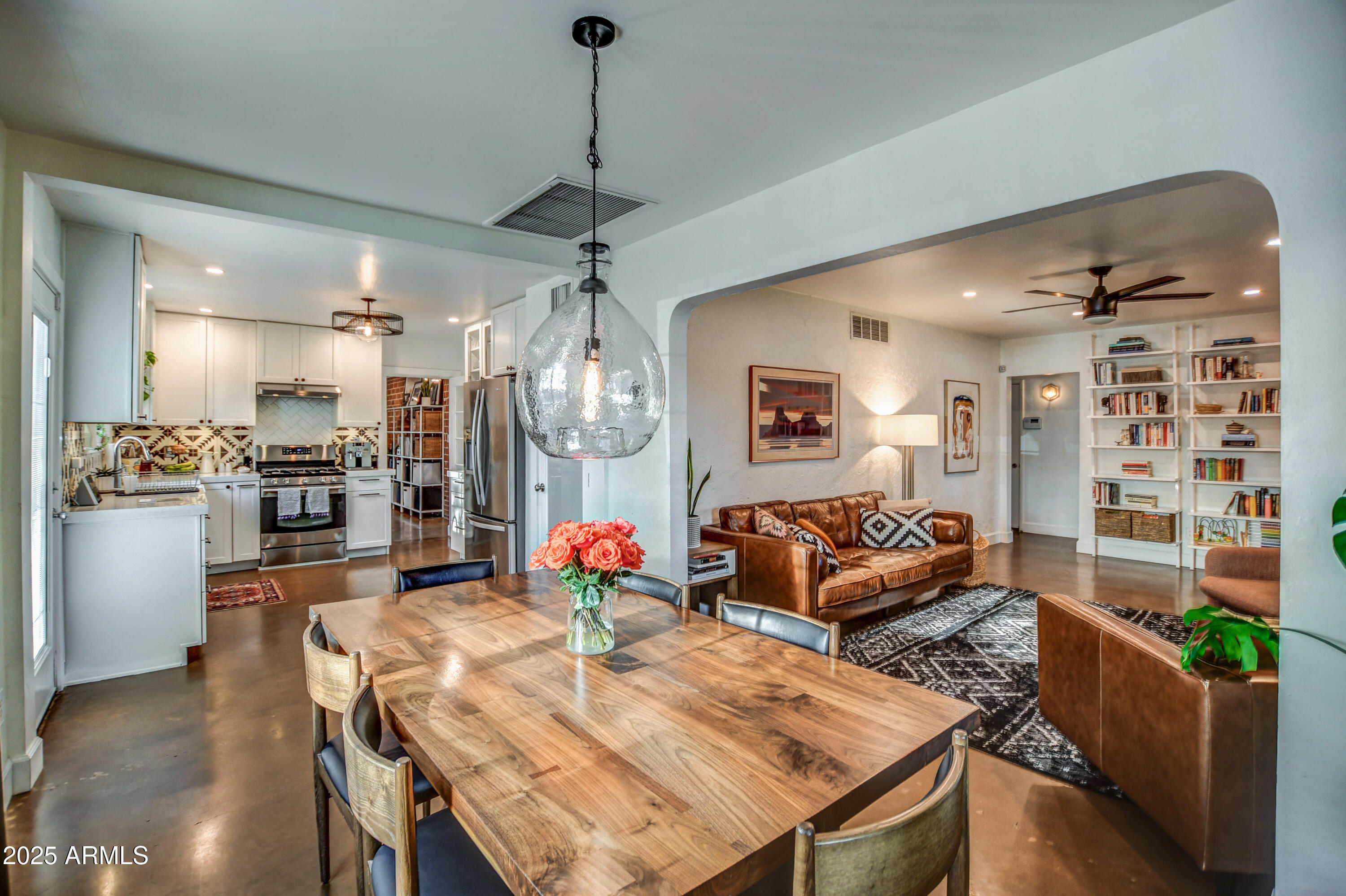 1402 East Granada Road Phoenix, AZ 85006 - Photo 7 of 42 Dining 4