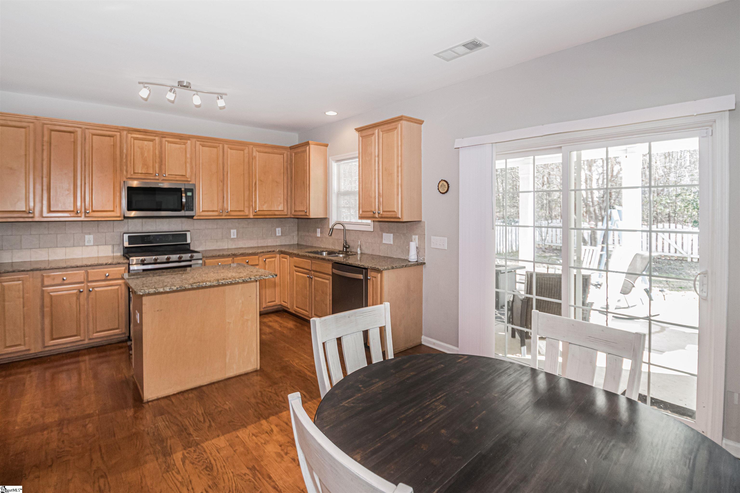 8 Springleaf Court Simpsonville, SC 29681 - Photo 14 of 33 Gallery Image 14