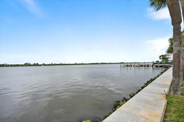 $6,100 | 2860 South Ocean Boulevard, Unit 201, Palm Beach, FL 33480