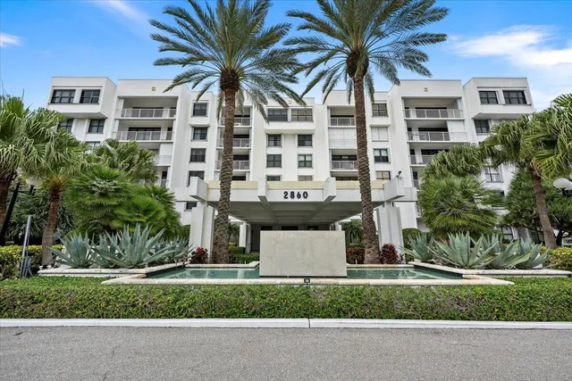 $6,100 | 2860 South Ocean Boulevard, Unit 201, Palm Beach, FL 33480
