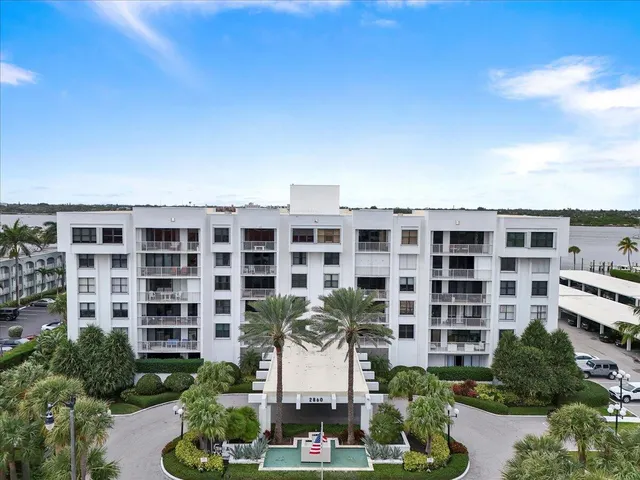 $6,100 | 2860 South Ocean Boulevard, Unit 201, Palm Beach, FL 33480