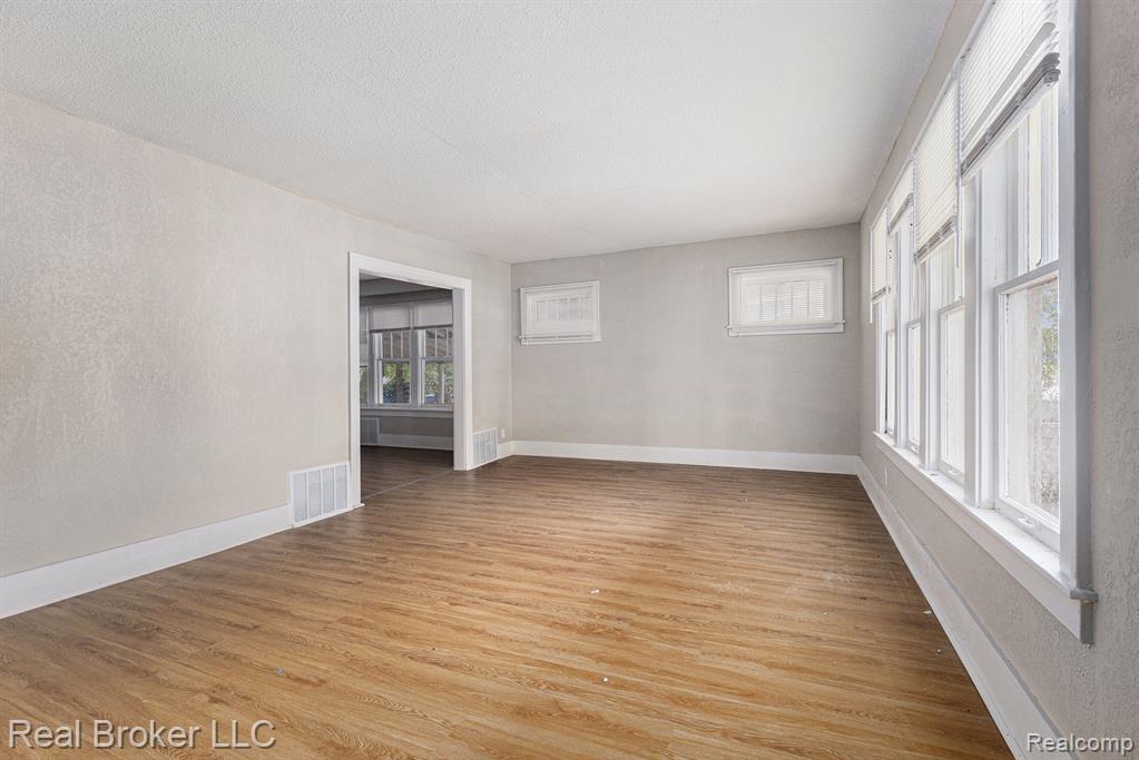 27305 Norfolk Street Inkster, MI 48141 - Photo 6 of 19 Gallery Image 6