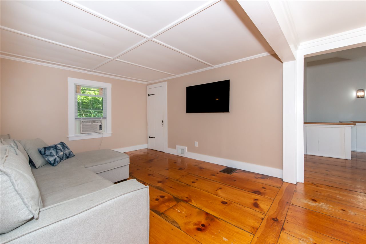 88 Old Post Road Kittery, ME 03904 - Photo 7 of 24