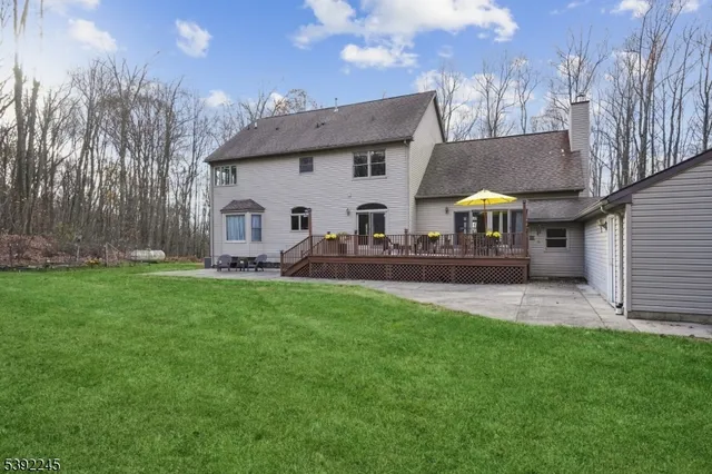 a view of outdoor space yard and porch