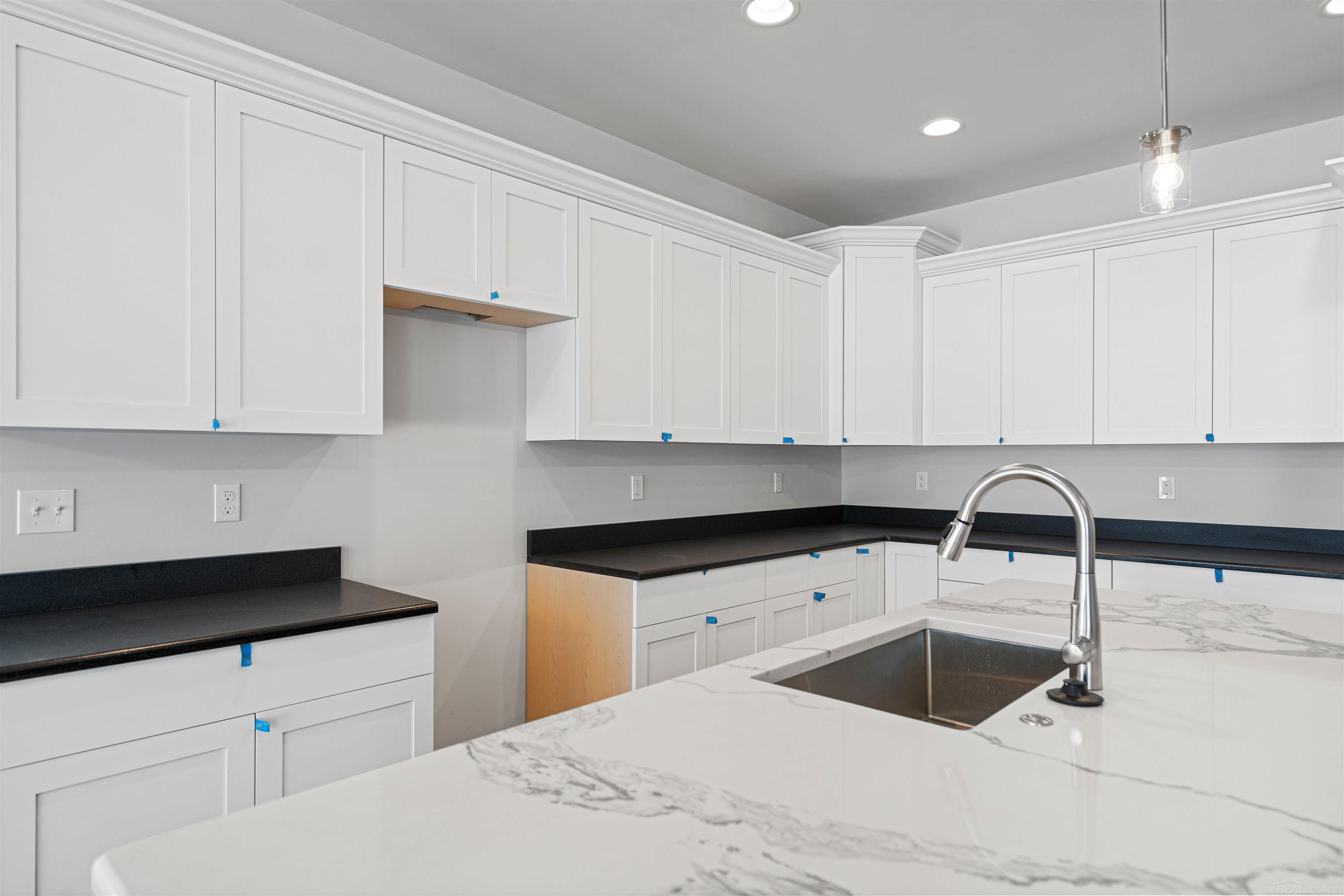 27650 Hagen Road New Baltimore, MI 48051 - Photo 14 of 40 Kitchen