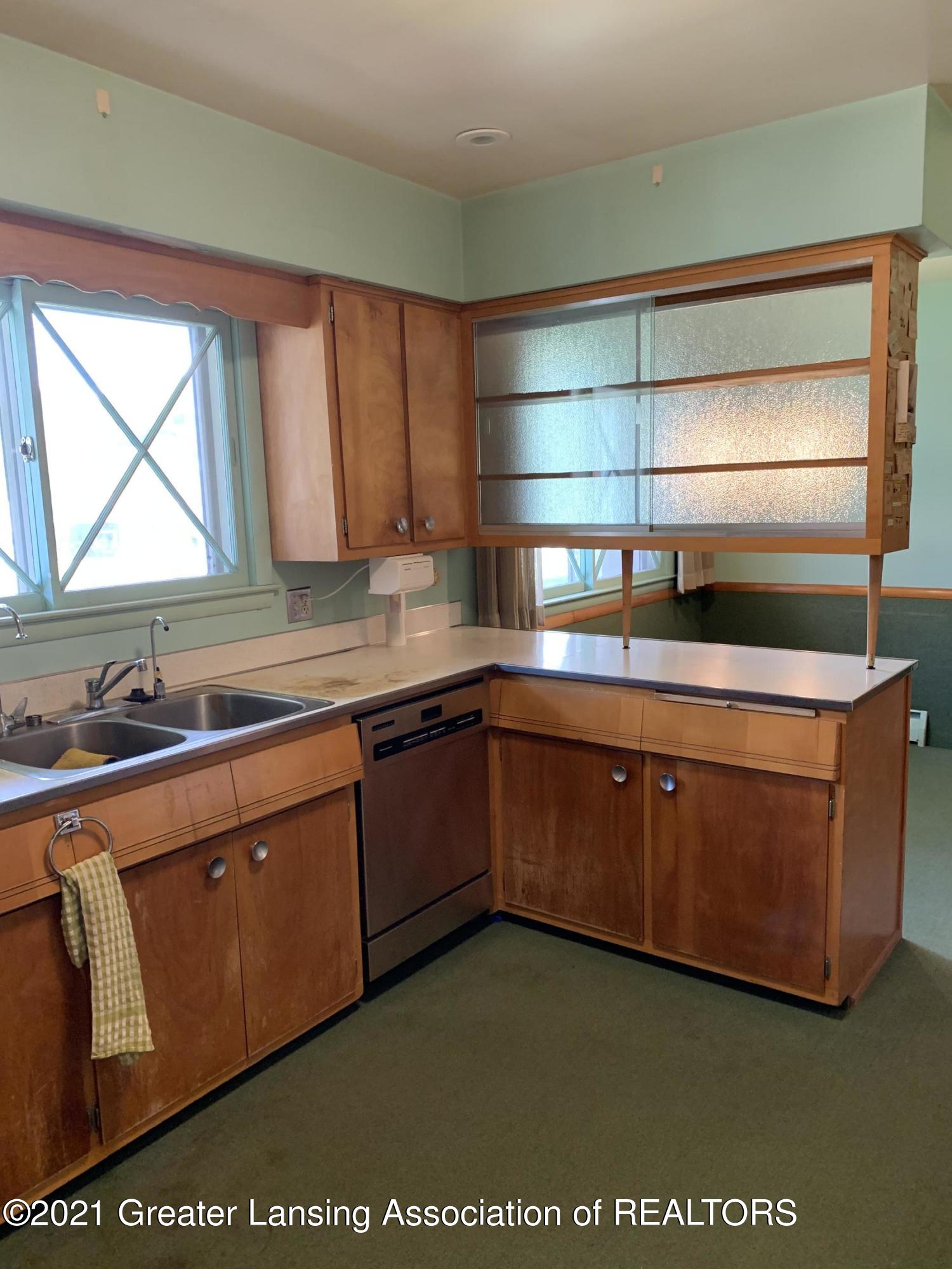 3925 Barton Road Lansing, MI 48917 - Photo 6 of 8 A05D6711-C8D9-4072-8B86-BEA8F3B71600