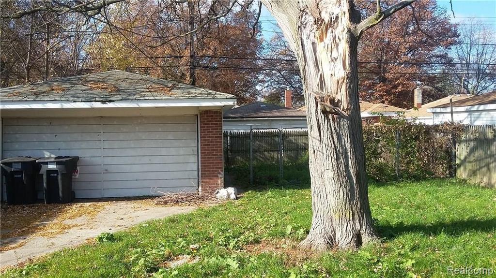 20069 Trinity Street Detroit, MI 48219 - Photo 3 of 15