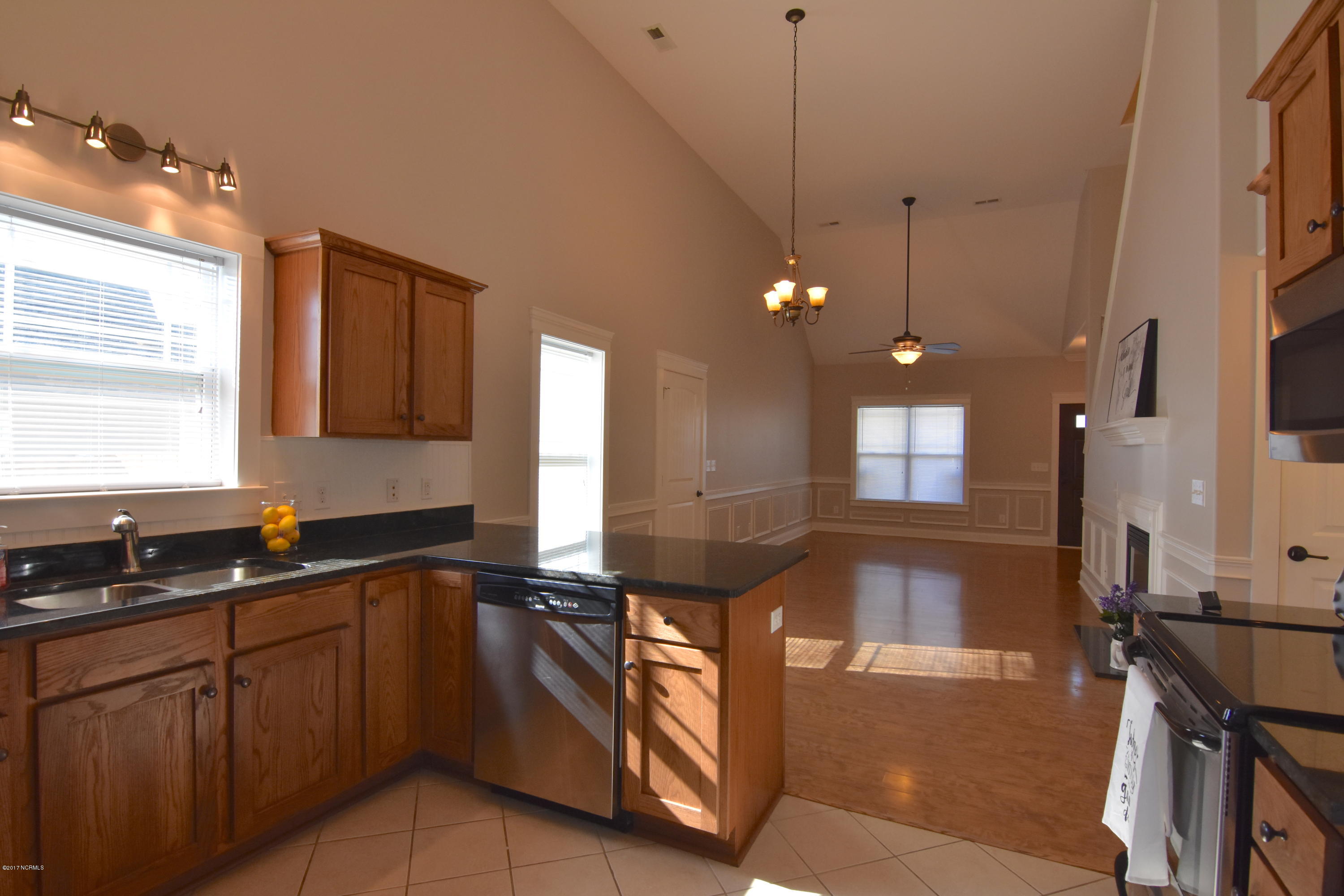 109 Coree Way New Bern, NC 28562 - Photo 8 of 27 Kitchen