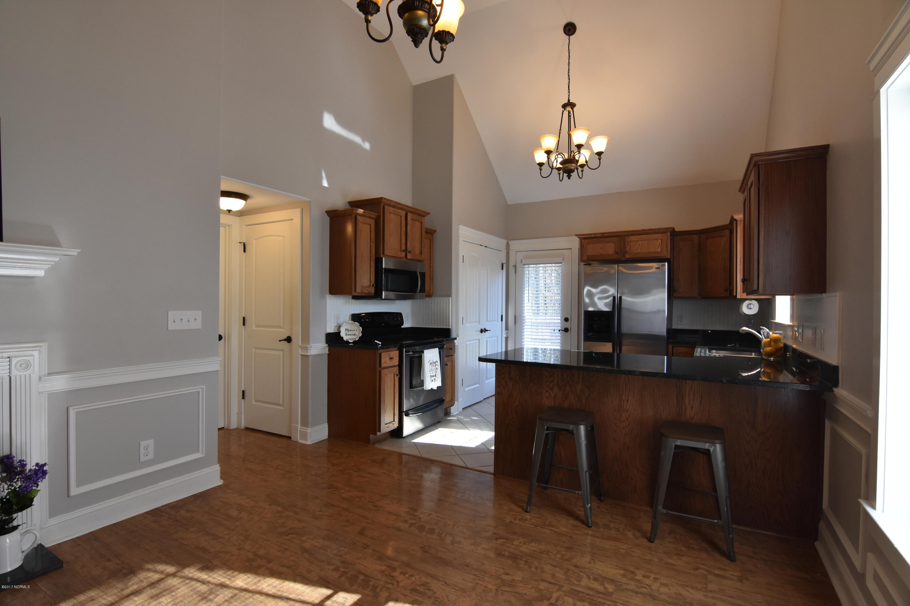 109 Coree Way New Bern, NC 28562 - Photo 10 of 27 Kitchen/ Dining