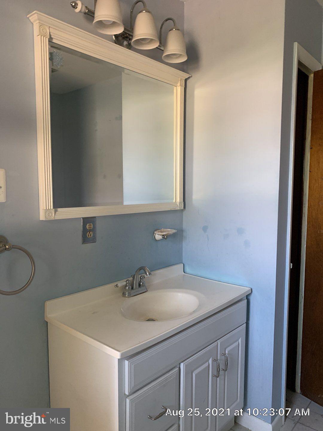 284 Shell Road Carneys Point, NJ 08069 - Photo 16 of 25