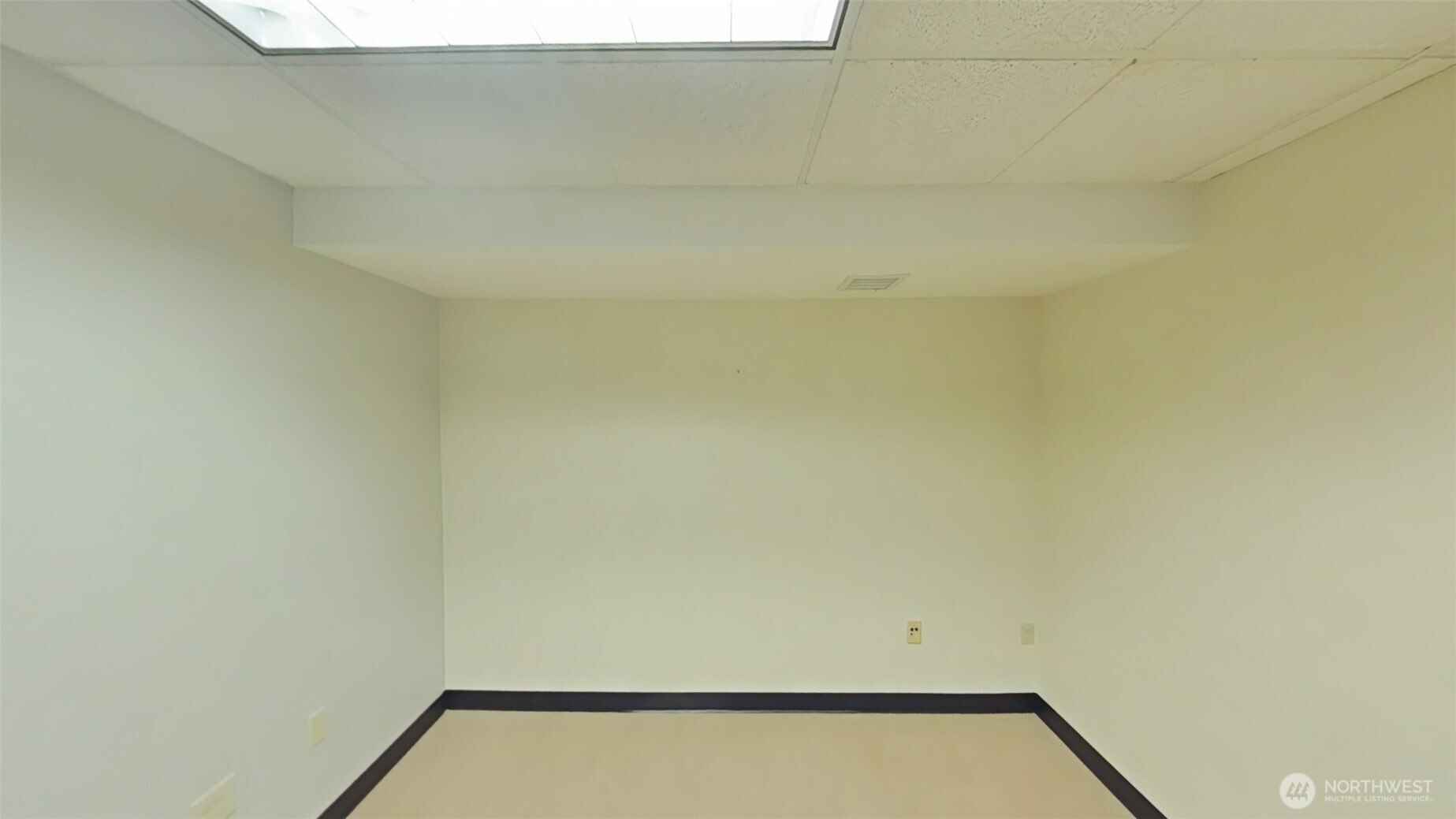 110 James Street, Unit 105 Edmonds, WA 98020 - Photo 16 of 23 close up of a white marble wall