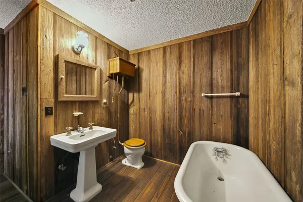 $479,900 | 13222 Mission Valley Drive, Houston, TX 77069