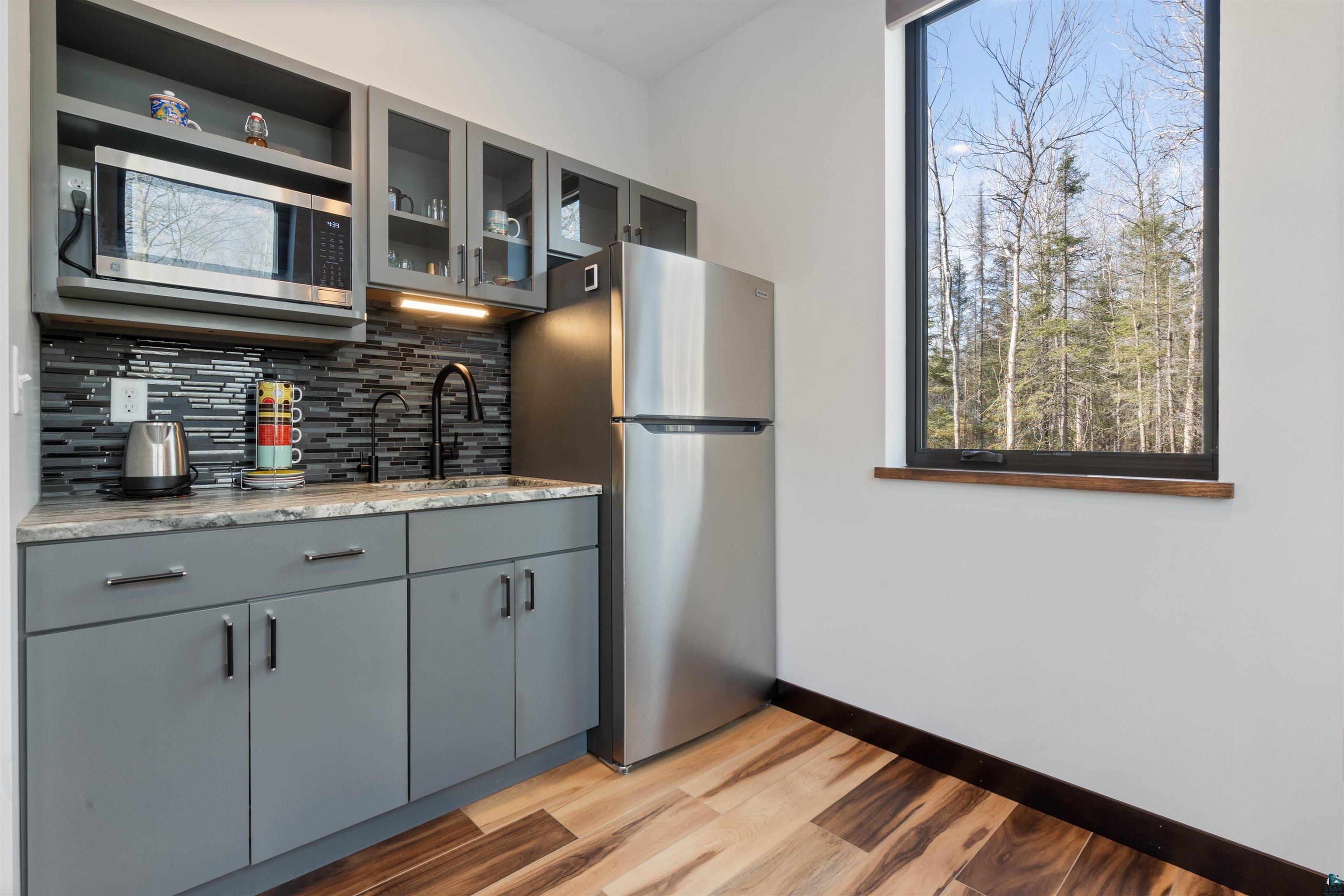5140 Lakewood Road Duluth, MN 55804 - Photo 28 of 63 Break room Kitchenette