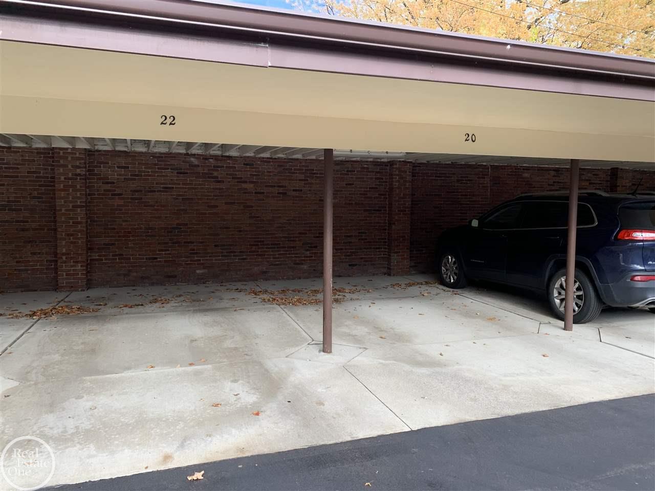 1750 Vernier Road, Unit 20 Grosse Pointe, MI 48236 - Photo 18 of 25 31399424-17.JPG