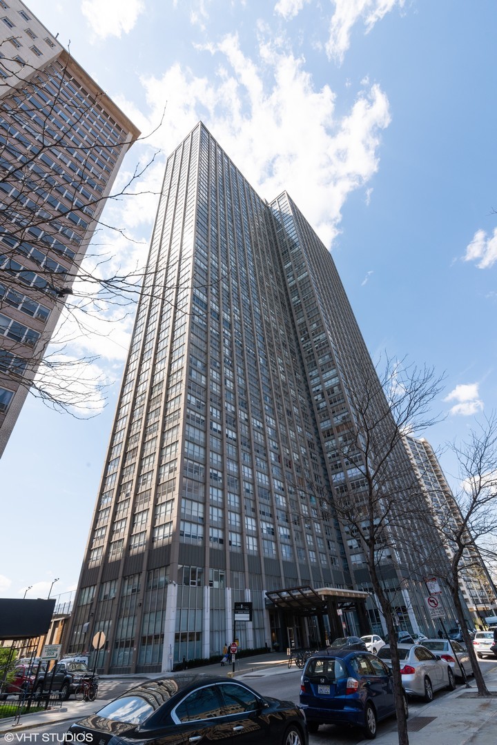 655 West Irving Park Road, Unit 1109 Chicago, IL 60613 - Photo 29 of 29 a front view of a building