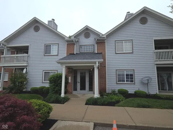 $1,750 | 8314 Glenwillow Lane, Unit 101, Indianapolis, IN 46278