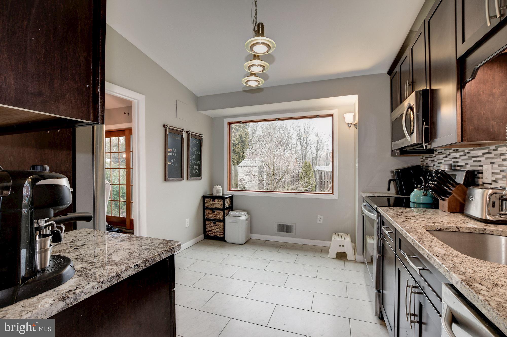 807 Malta Lane Silver Spring, MD 20901 - Photo 12 of 38 Eat-In Area in Kitchen