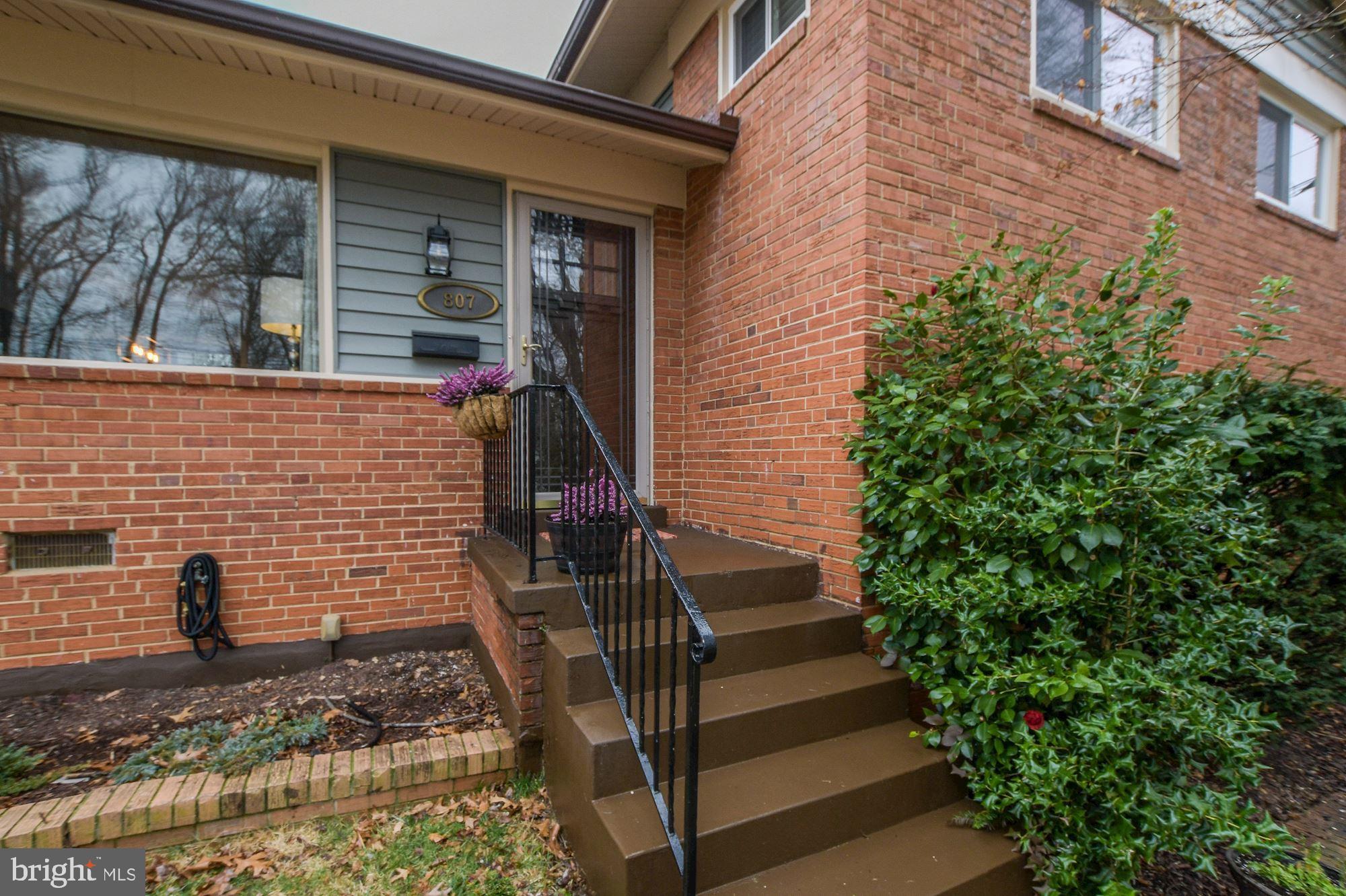 807 Malta Lane Silver Spring, MD 20901 - Photo 3 of 38 Gallery Image 3