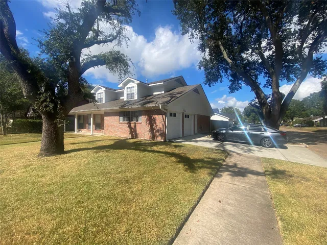 $2,200 | 11702 North Petersham Drive, Houston, TX 77031