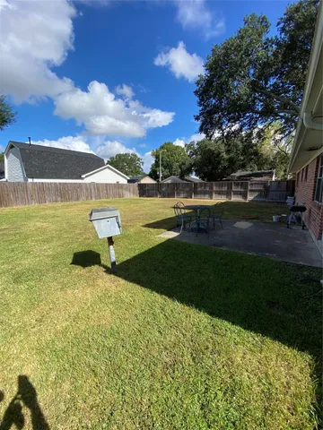 $2,200 | 11702 North Petersham Drive, Houston, TX 77031