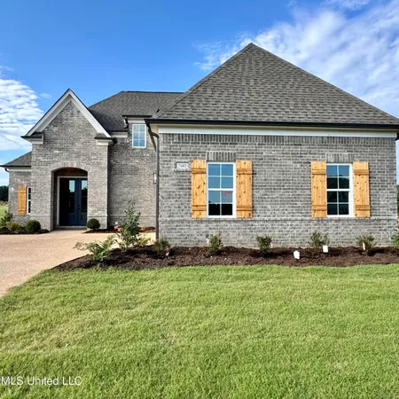 $422,900 | 428 Wells Drive, Hernando, MS 38632