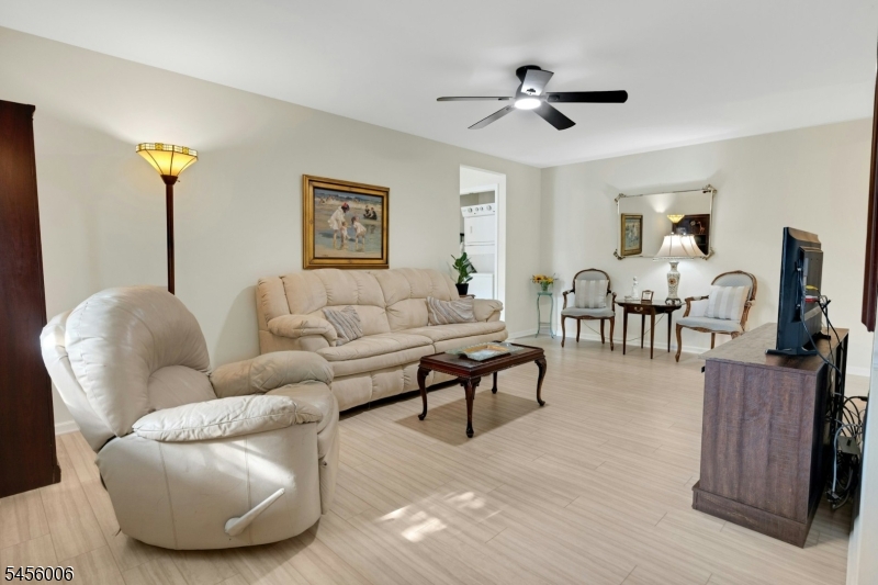 15 Kensington Road, Unit F Chatham, NJ 07928 - Photo 11 of 24 Gallery Image 11