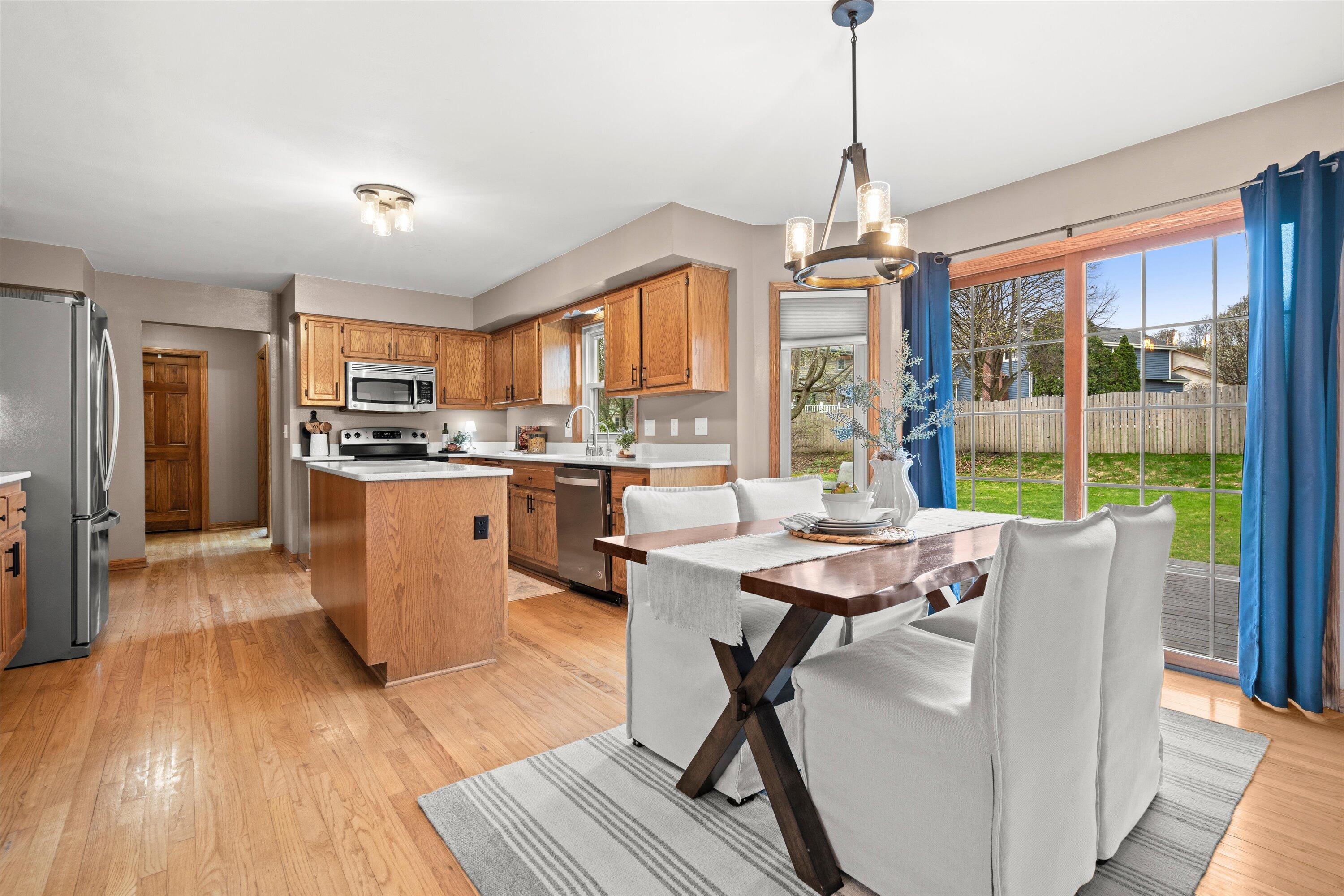 3304 River Valley Road Waukesha, WI 53189 - Photo 11 of 33 31-DSC09876