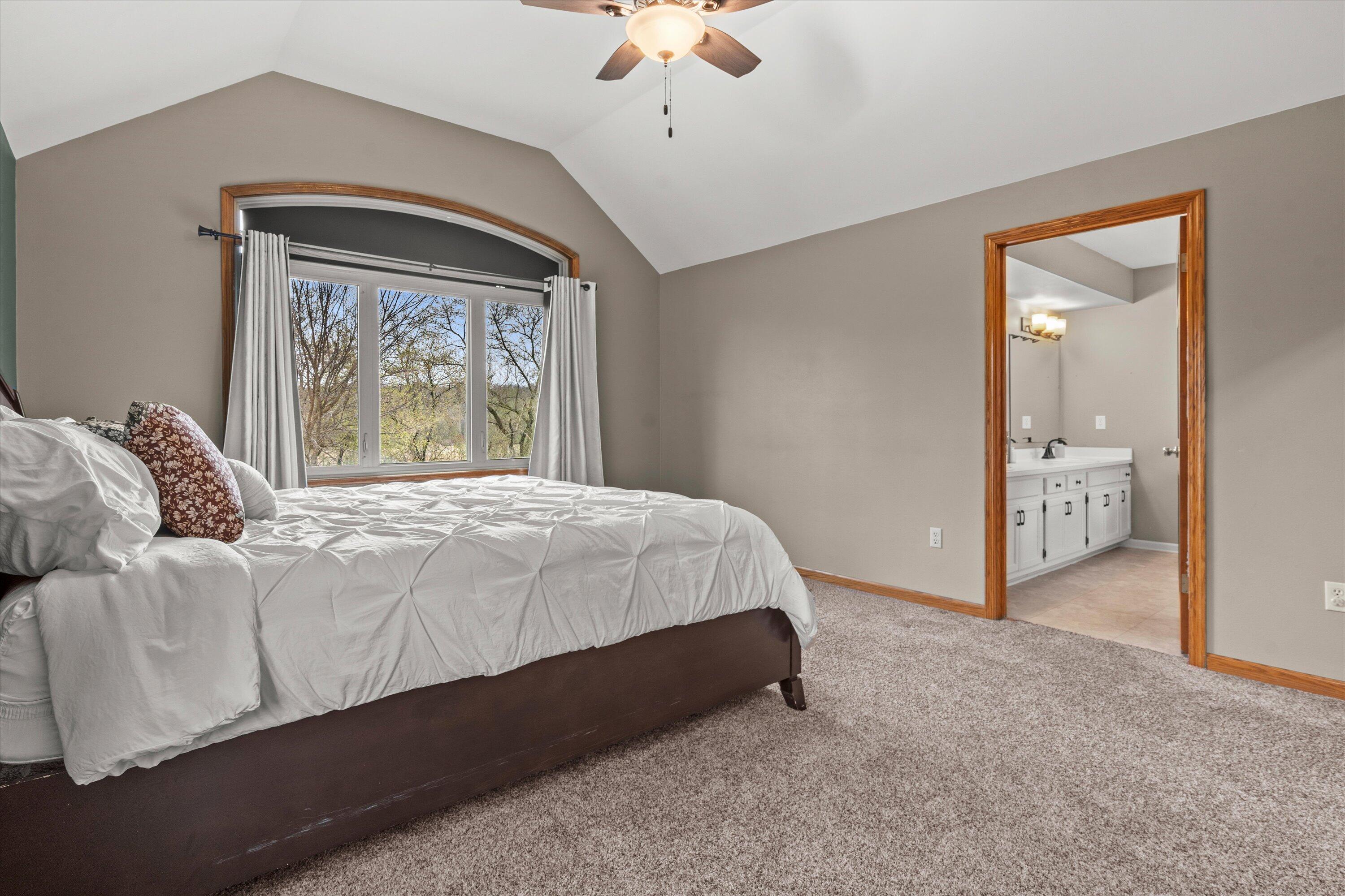 3304 River Valley Road Waukesha, WI 53189 - Photo 21 of 33 45-DSC09957