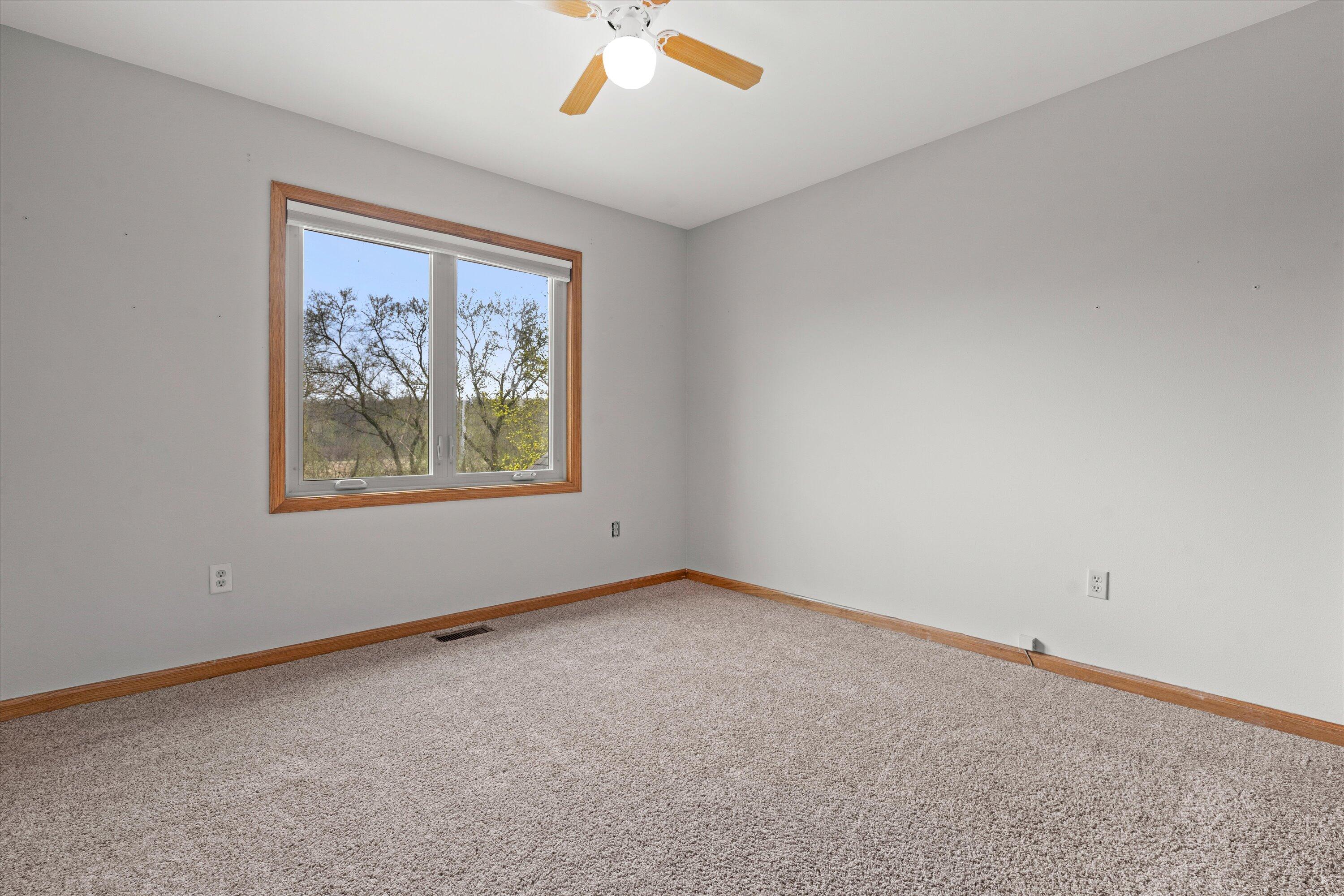 3304 River Valley Road Waukesha, WI 53189 - Photo 25 of 33 40-DSC09927