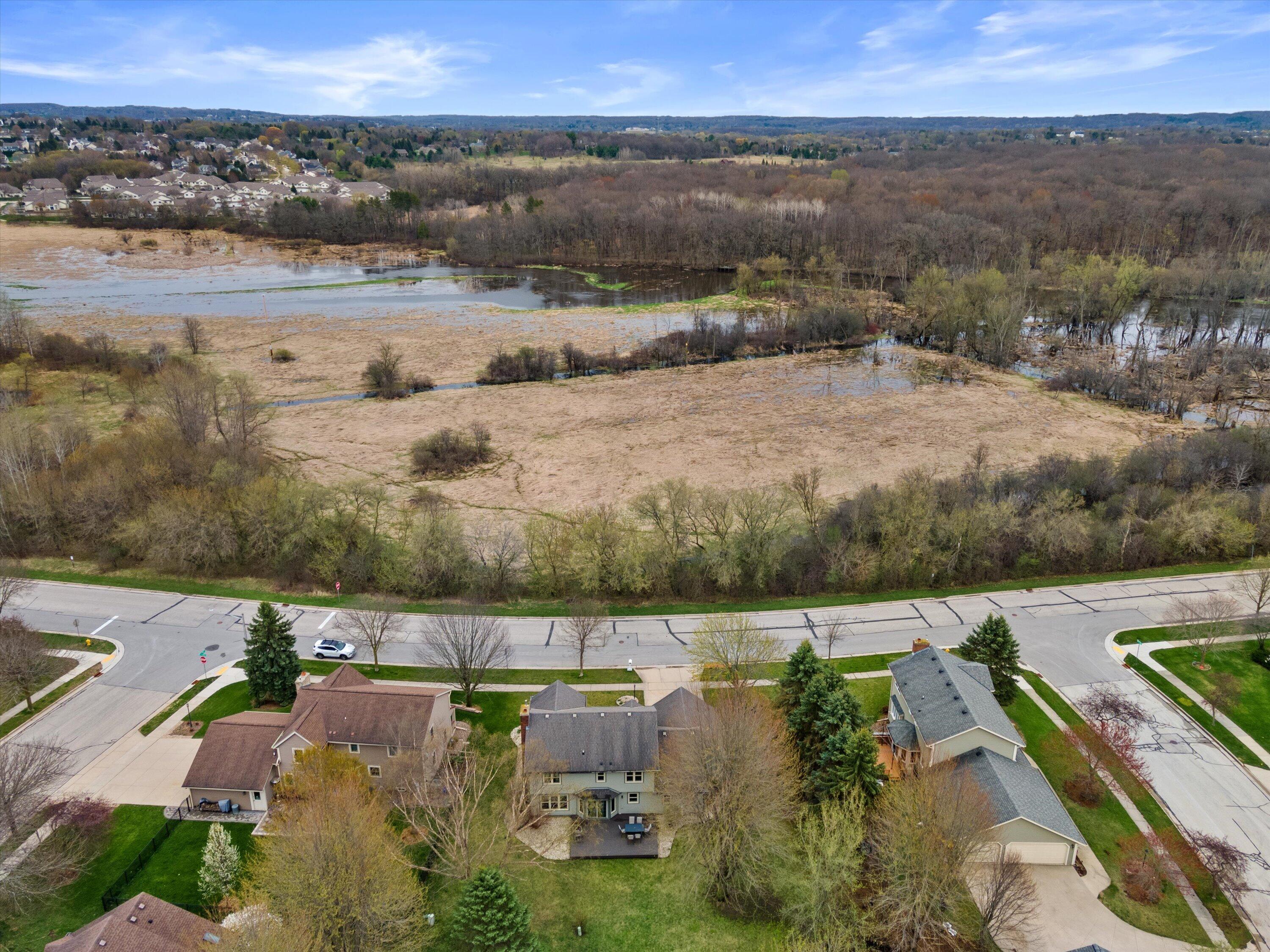3304 River Valley Road Waukesha, WI 53189 - Photo 4 of 33 06-DJI_0025