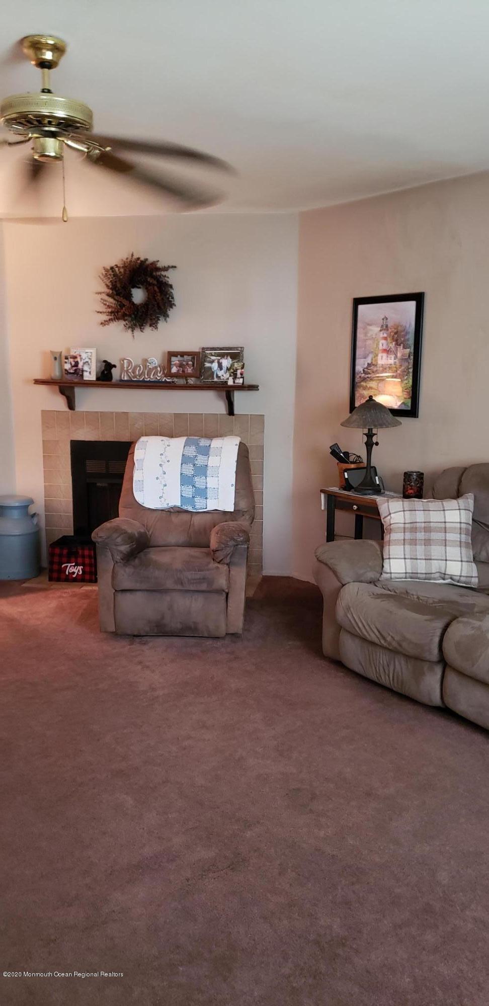 113 Greenwood Loop Road, Unit 640 Brick, NJ 08724 - Photo 3 of 16 20200726_132434