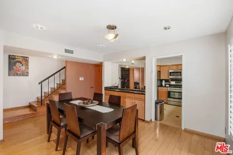$999,000 | 1427 South Bentley Avenue, Unit D, Los Angeles, CA 90025