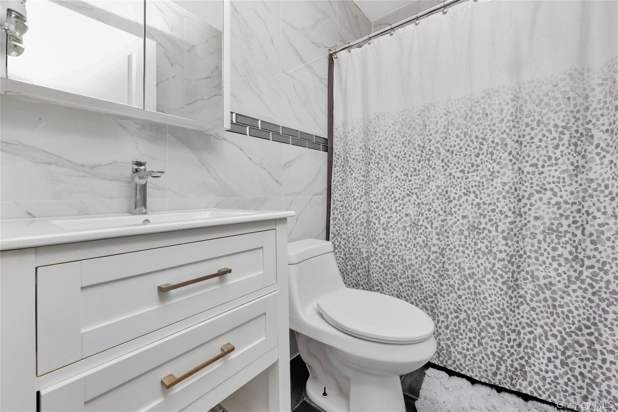 164-15 104th Road Queens, NY 11433 - Photo 13 of 22