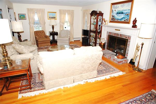 33 Clark Road Sudbury, MA 01776 - Photo 10 of 16