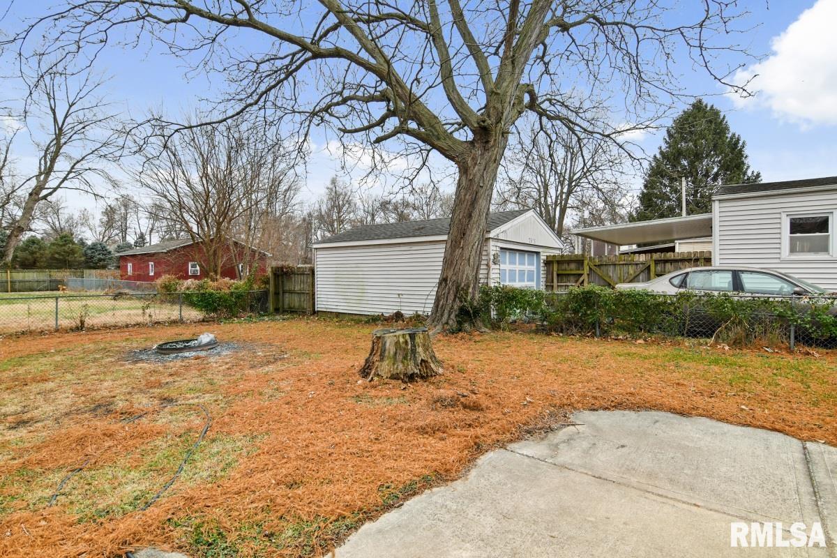 2920 East Elliott Avenue Springfield, IL 62702 - Photo 17 of 20 Gallery Image 17
