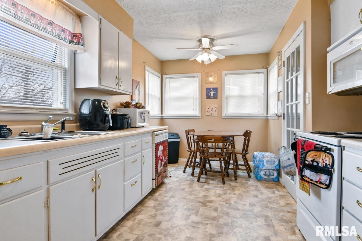 2920 East Elliott Avenue Springfield, IL 62702 - Photo 7 of 20 Gallery Image 7